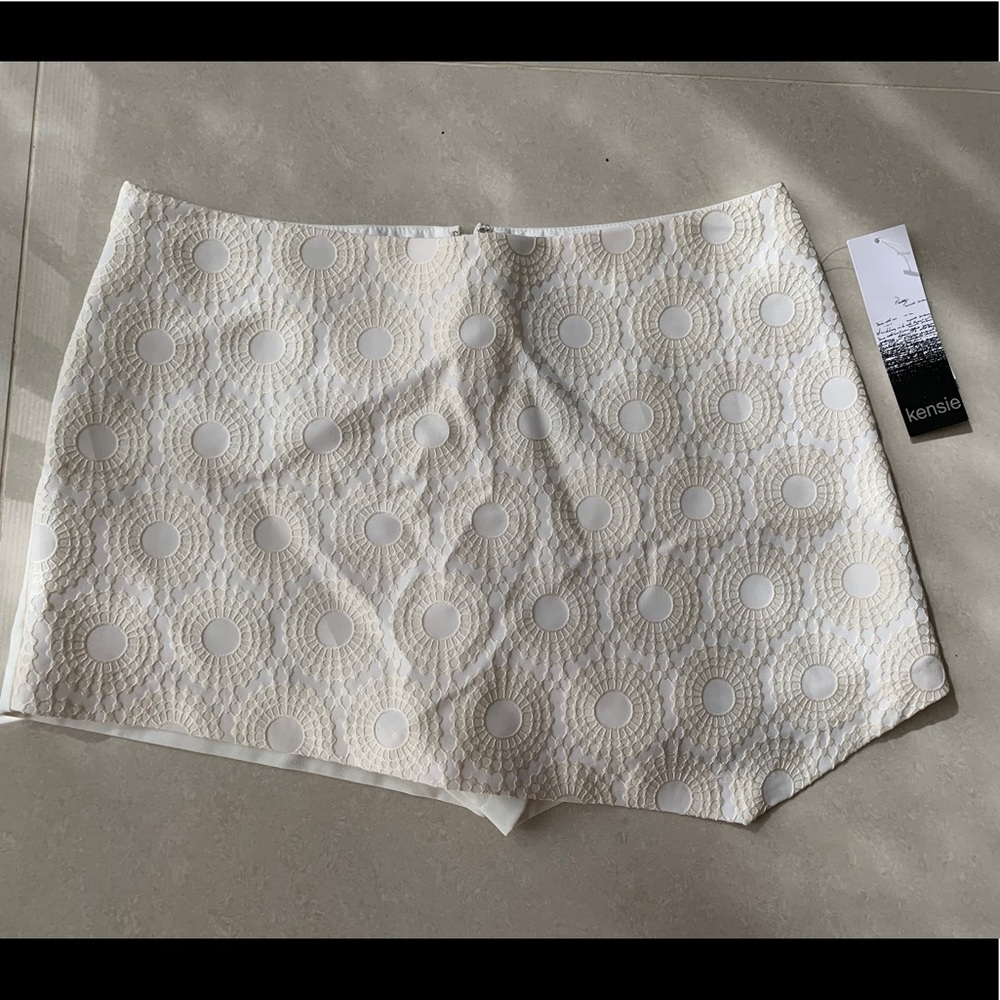 Kensie White Skort